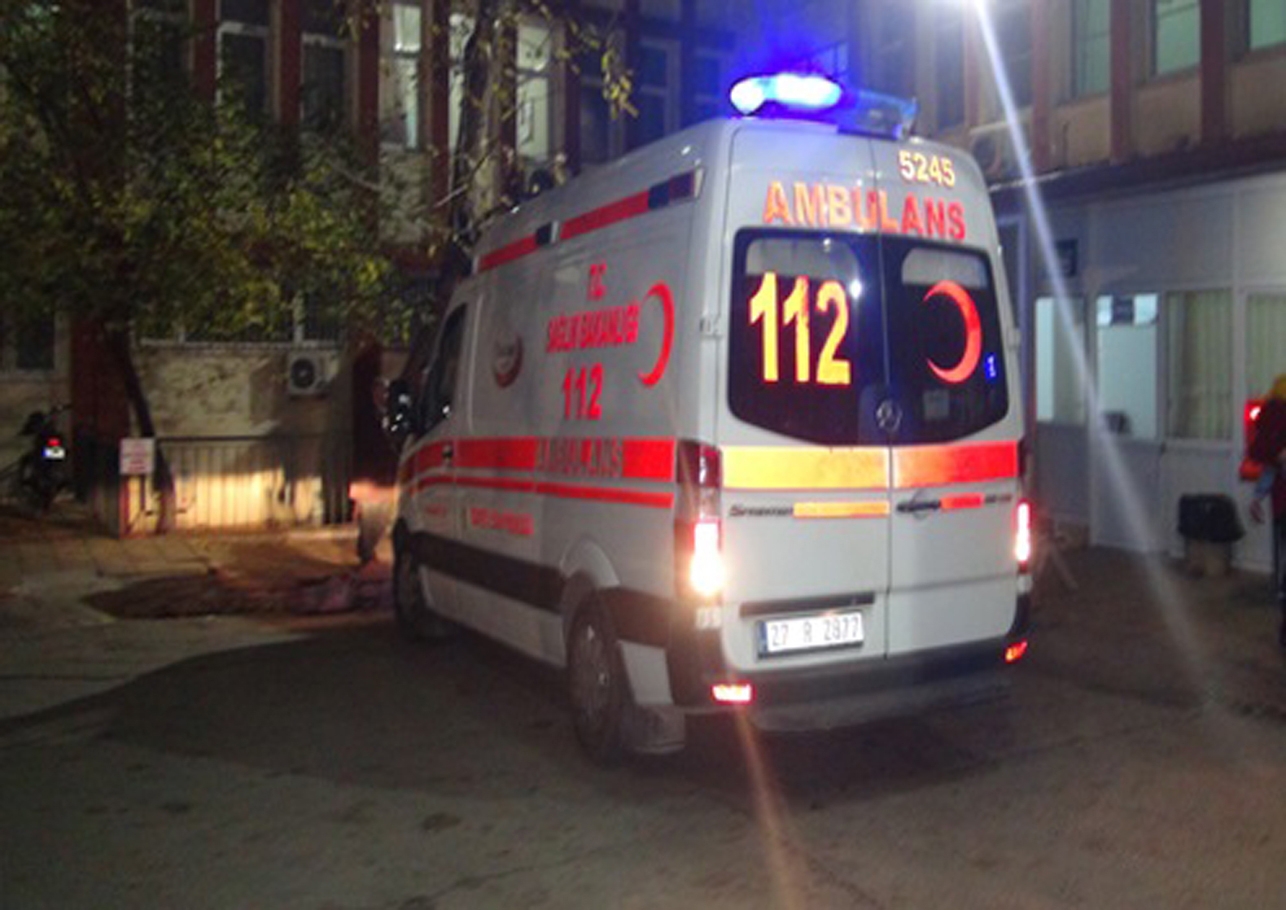 Gaziantep’te otomobil şarampole uçtu: 4 Ölü Gaziantep’te otomobil şarampole uçtu: 4 Ölü